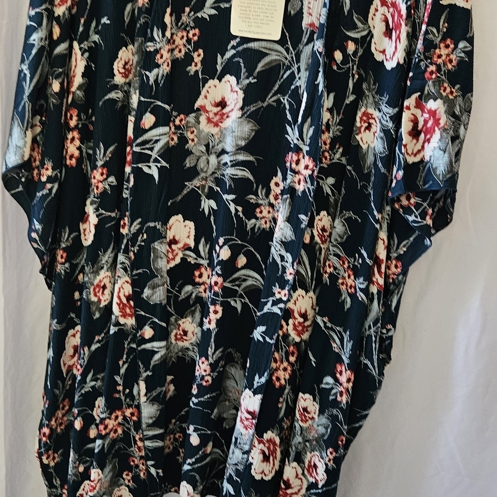 #112 Band of Gypsies Floral Kimono Top - Black and Red